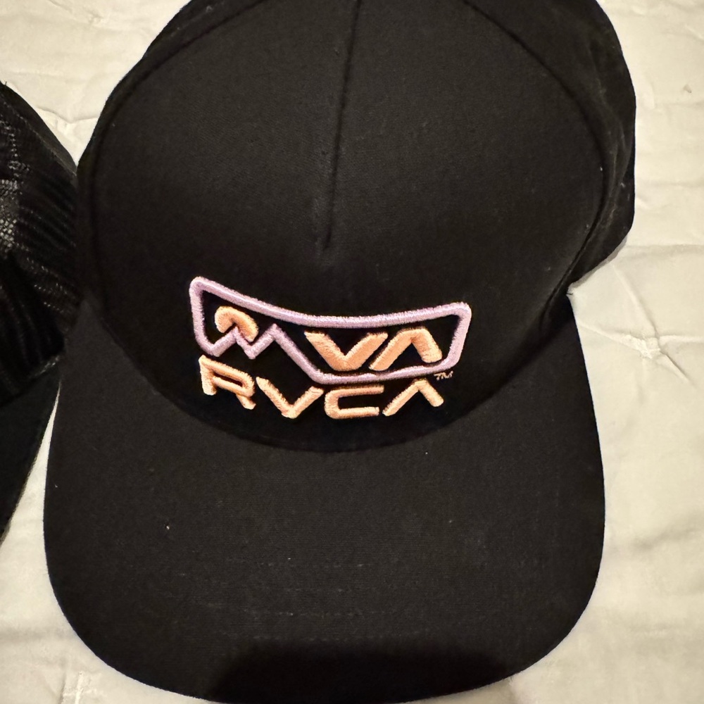 RVCA Hat Bundle - Picture 5 of 7
